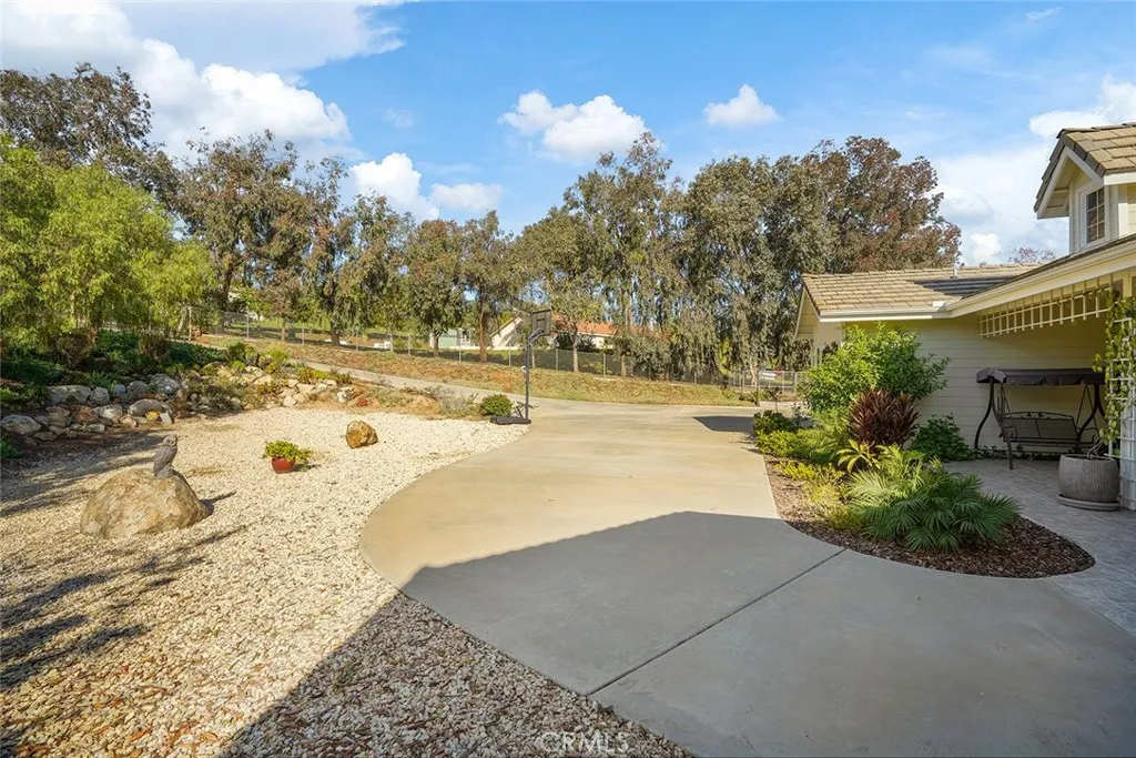 https://cdn.realtyfeed.com/cdn/127/305029974/8cdde1d848ae6c40b025a389dff5cc3b.webp
