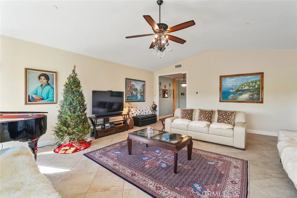 https://cdn.realtyfeed.com/cdn/127/305029974/c6d555431a138ed525c23a739041a12a.webp