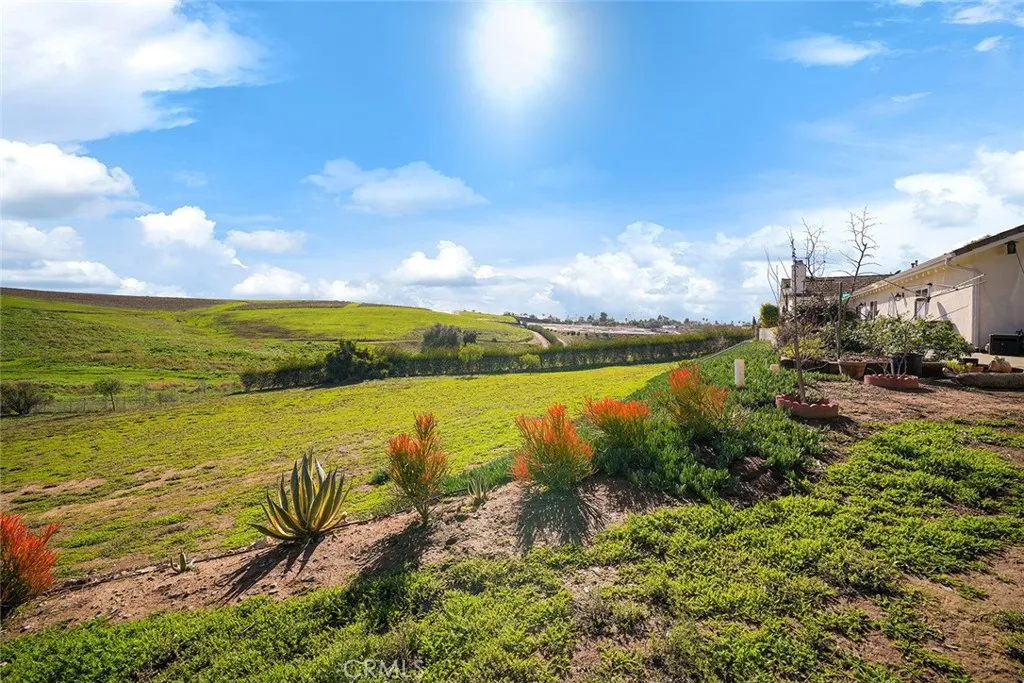 https://cdn.realtyfeed.com/cdn/127/305029974/ca01e4eb5b2af1ae864336cb923498c9.webp