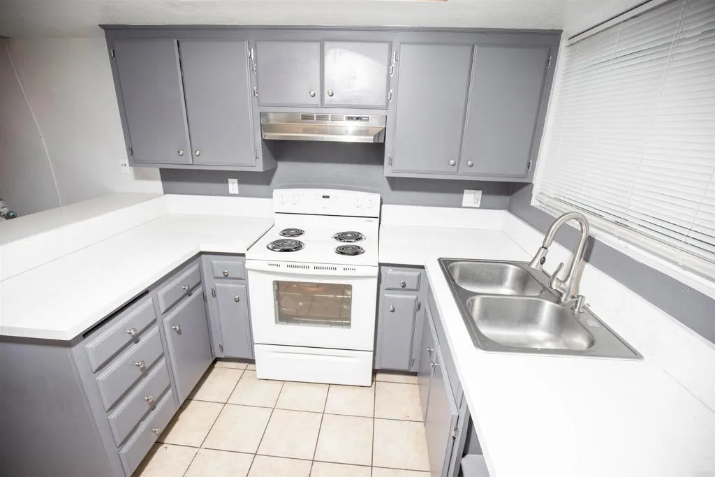 https://cdn.realtyfeed.com/cdn/127/305031003/05ed062f0c25da706d5b0b68b5f5a0cc.webp