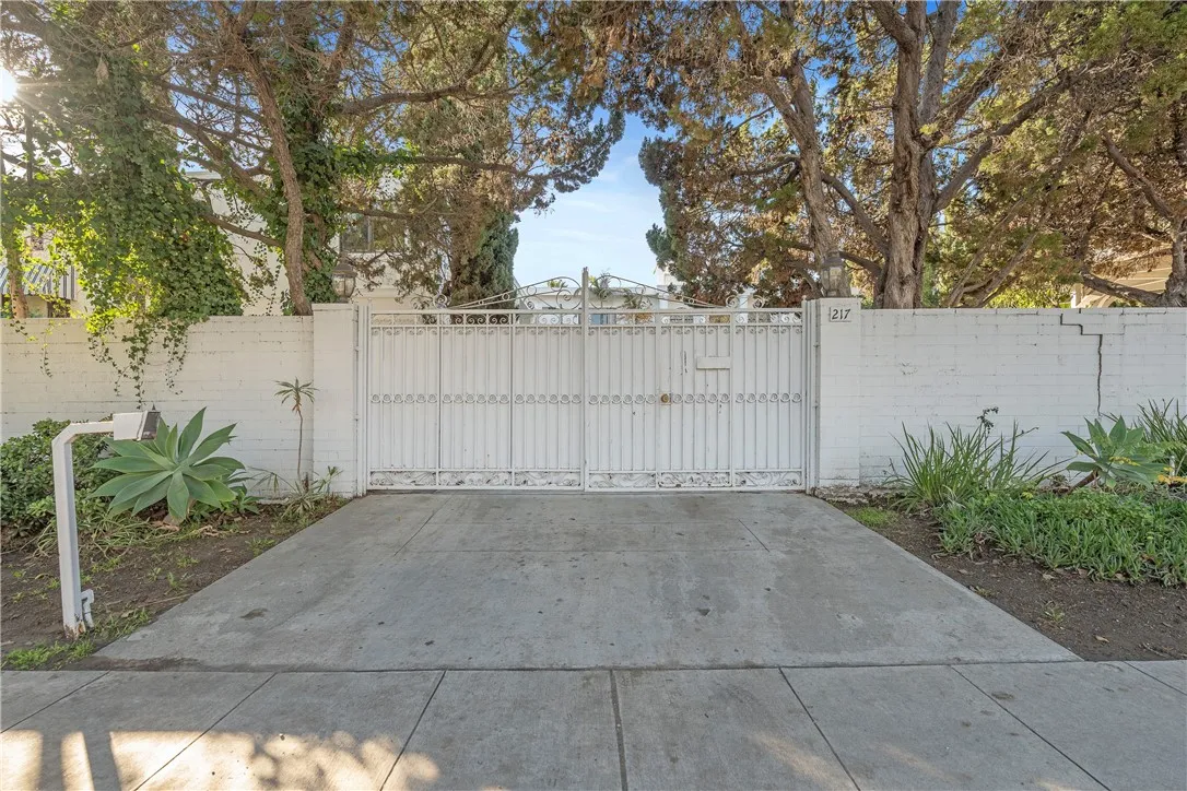 Hancock Park, CA, 90004