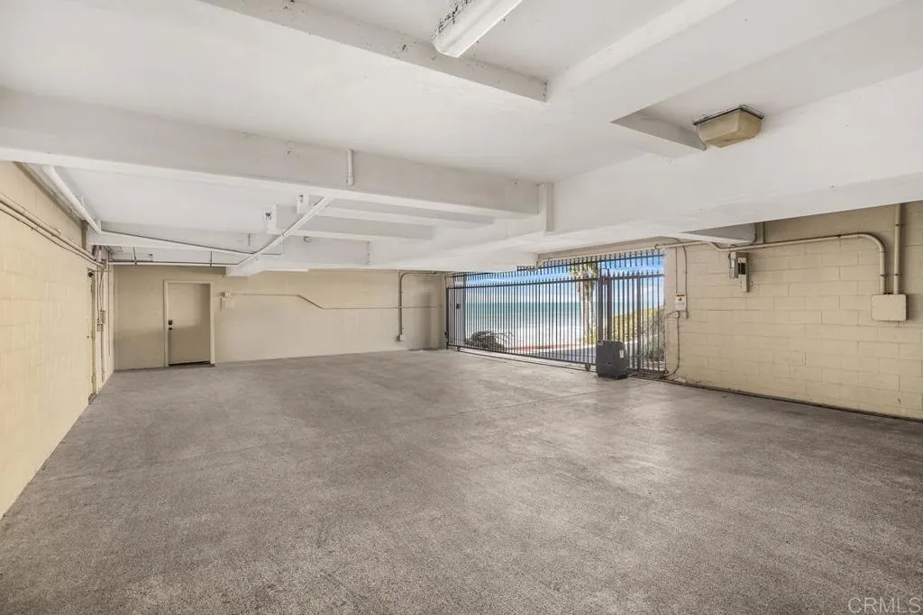 https://cdn.realtyfeed.com/cdn/127/305034739/efde49147c146284042697cda9386915.webp