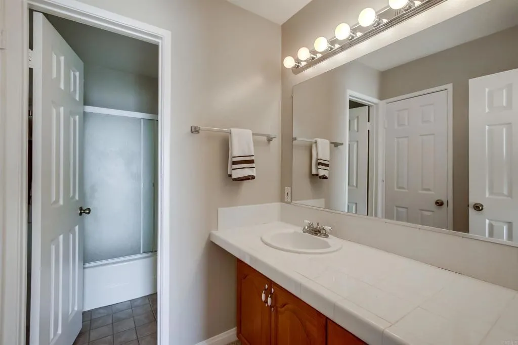 https://cdn.realtyfeed.com/cdn/127/305035013/6d25662c204b86e4372f3aacf4ca1b3b.webp