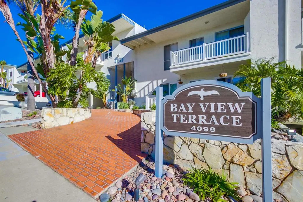 https://cdn.realtyfeed.com/cdn/127/305035013/e2b4398a9ddbebfd7b743ad516969c06.webp