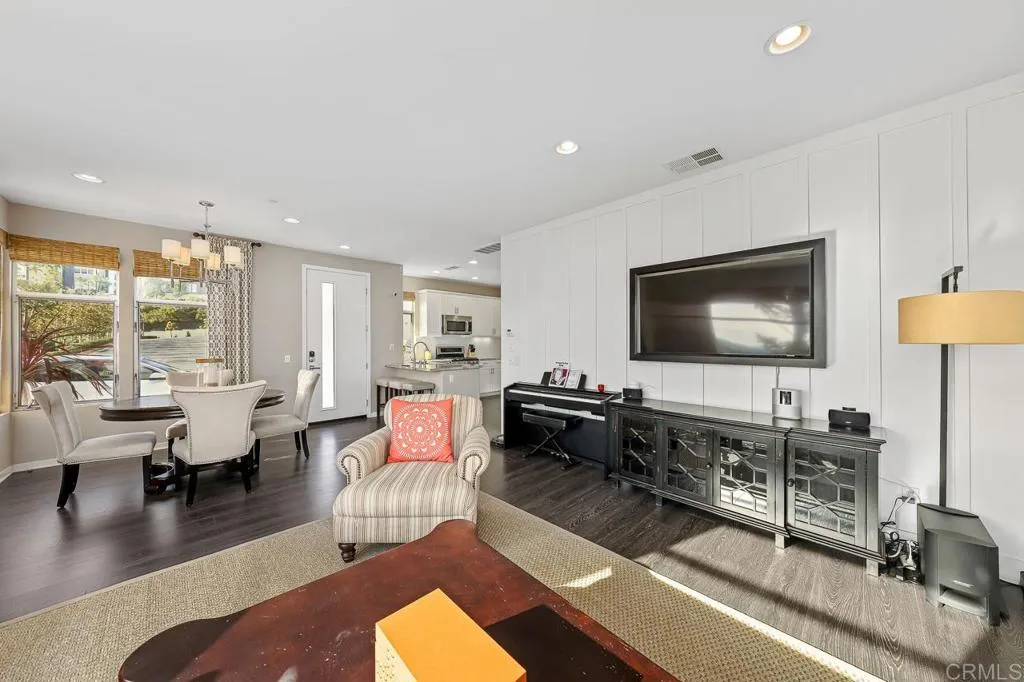 https://cdn.realtyfeed.com/cdn/127/305035453/04ad3931a1fb4affe758d436e31e5be4.webp