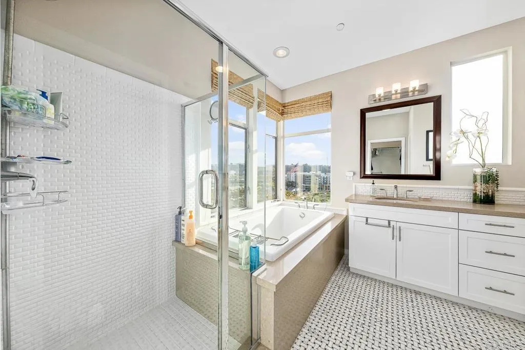 https://cdn.realtyfeed.com/cdn/127/305035453/55b7761d10e189a8d7e71fd2fec43fd8.webp