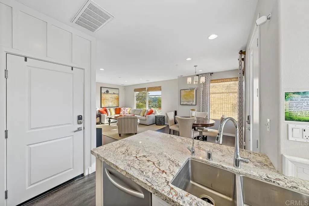 https://cdn.realtyfeed.com/cdn/127/305035453/578ae930e52eb0a78a92d36b8e3514aa.webp