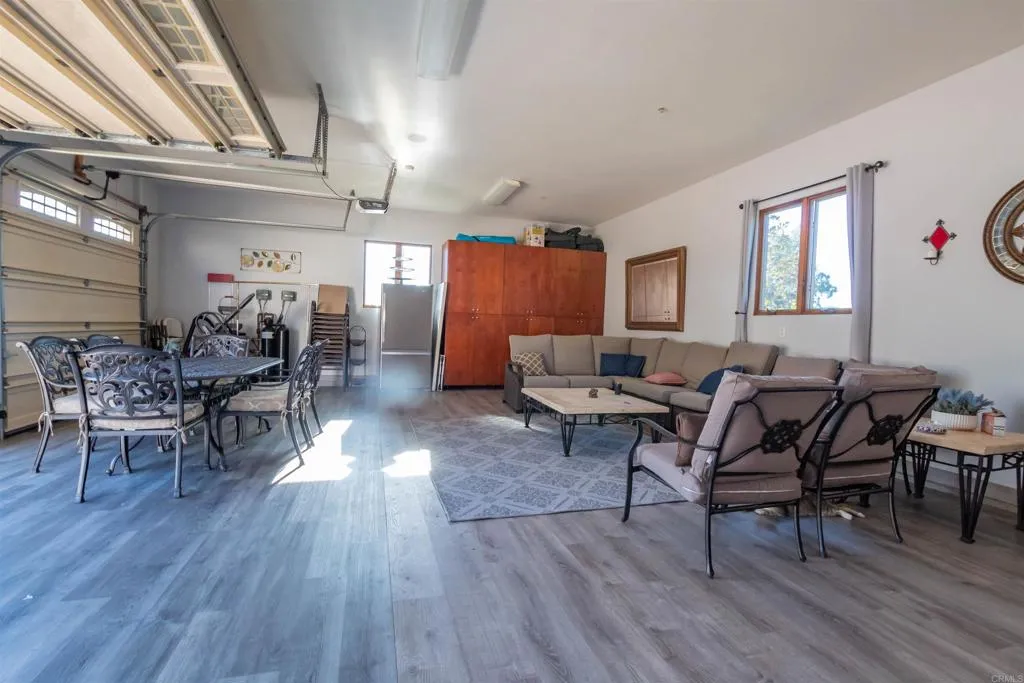 https://cdn.realtyfeed.com/cdn/127/305037268/32ad5b0e39c9cce75e178341a62d8672.webp