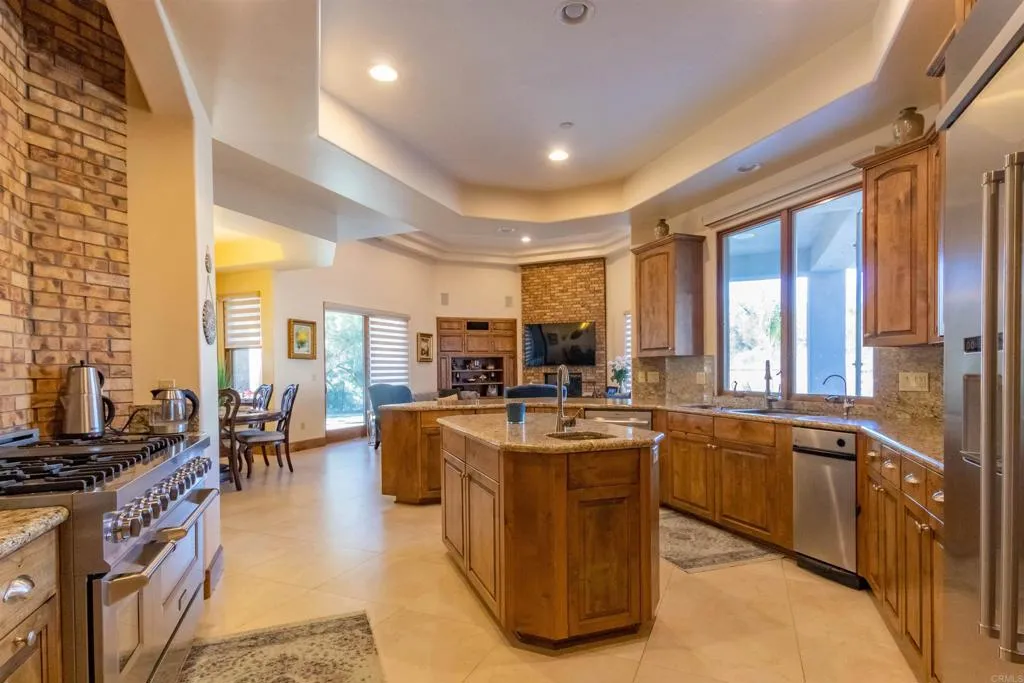 https://cdn.realtyfeed.com/cdn/127/305037268/5e9be3b23e339f11e9b5323b9d9472f8.webp