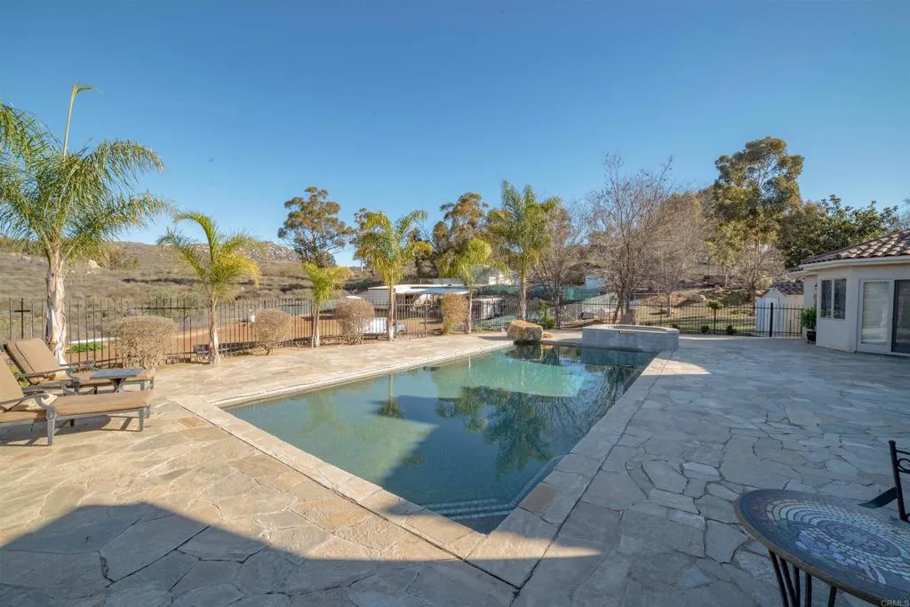 https://cdn.realtyfeed.com/cdn/127/305037268/68e46f9201b3f816cc8d45c15d8e73ab.webp