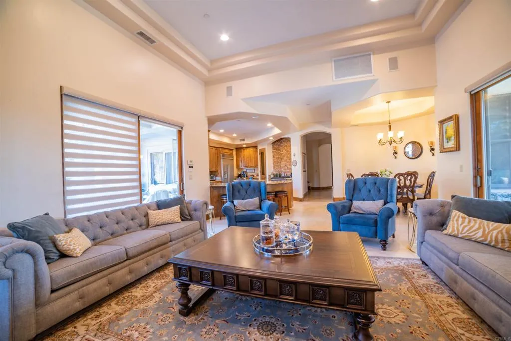 https://cdn.realtyfeed.com/cdn/127/305037268/79607b1929c8d2be91d7e50cec43ac69.webp