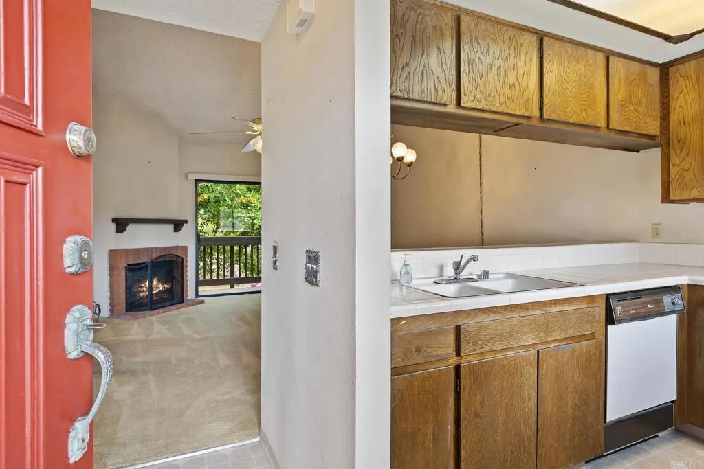 https://cdn.realtyfeed.com/cdn/127/305039339/3a35a69acc31bc581972fad9cb7cc6bf.webp