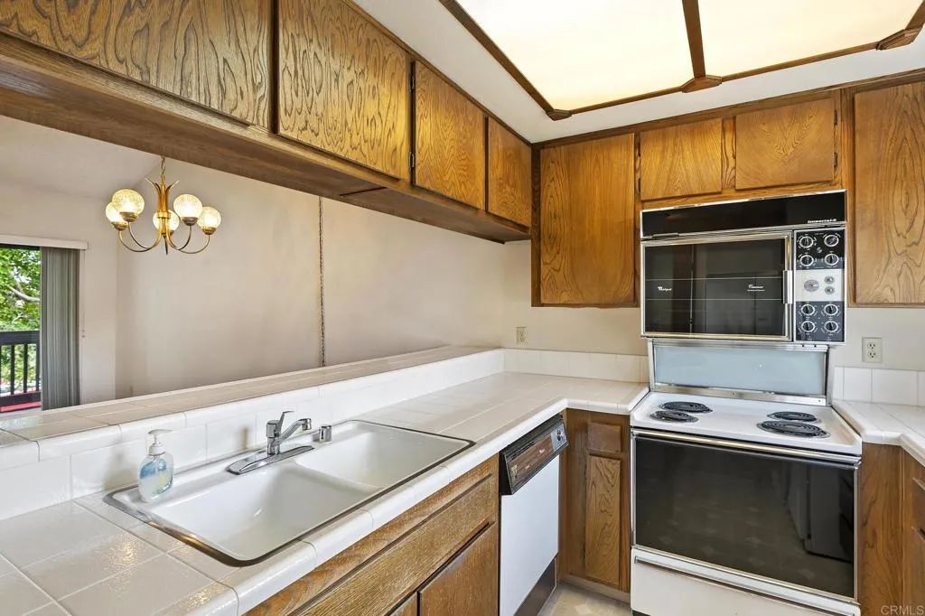 https://cdn.realtyfeed.com/cdn/127/305039339/c910263b0399391b15a8c24cb75e0e50.webp
