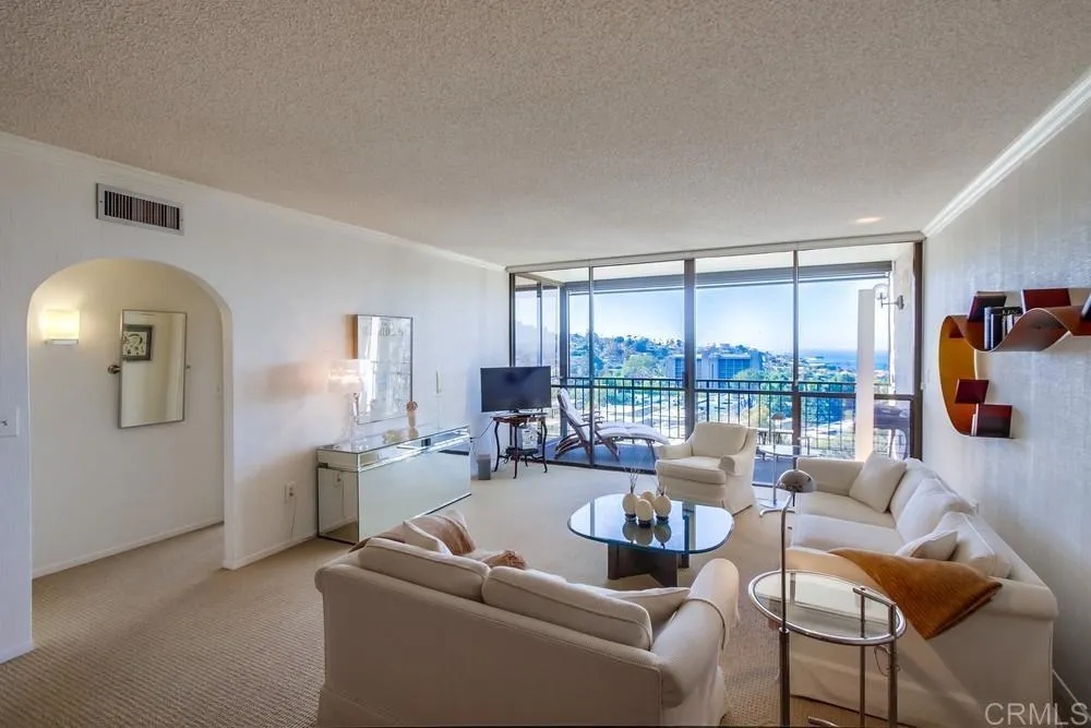 https://cdn.realtyfeed.com/cdn/127/305042835/b6da3e1bf91e4de5967b4ade0ba98b0d.webp