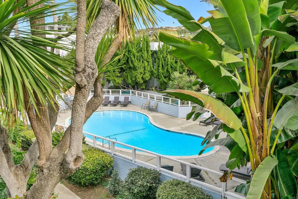 https://cdn.realtyfeed.com/cdn/127/305048163/b928d3f85bc6ed458cbdd165d7b929b1.webp