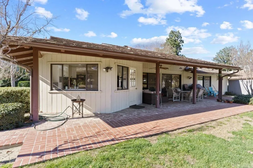https://cdn.realtyfeed.com/cdn/127/305048962/8485c8bb67ec192bc198e7c3d0b8aed1.webp