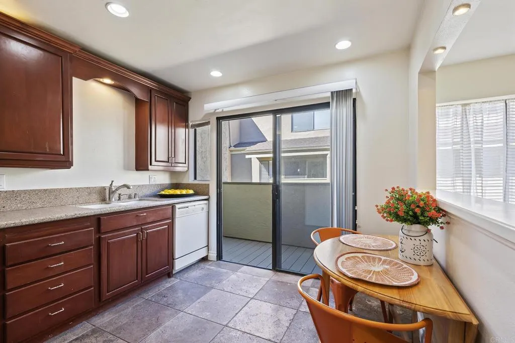 https://cdn.realtyfeed.com/cdn/127/305049873/9768d101255bd880a4dc4d327fc6ca8b.webp