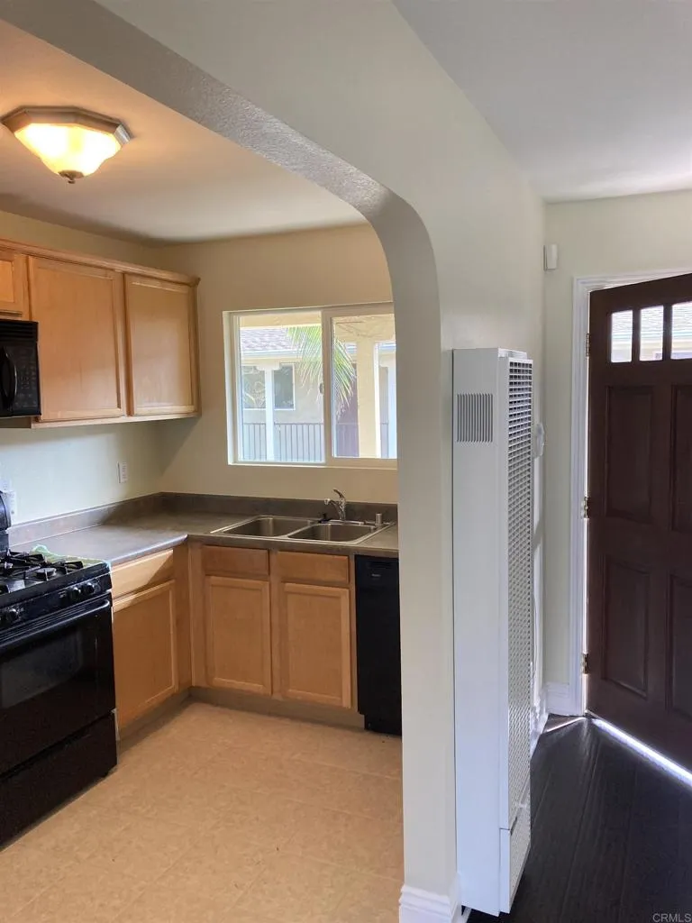 Photo #6: PTP2201007 Listing 