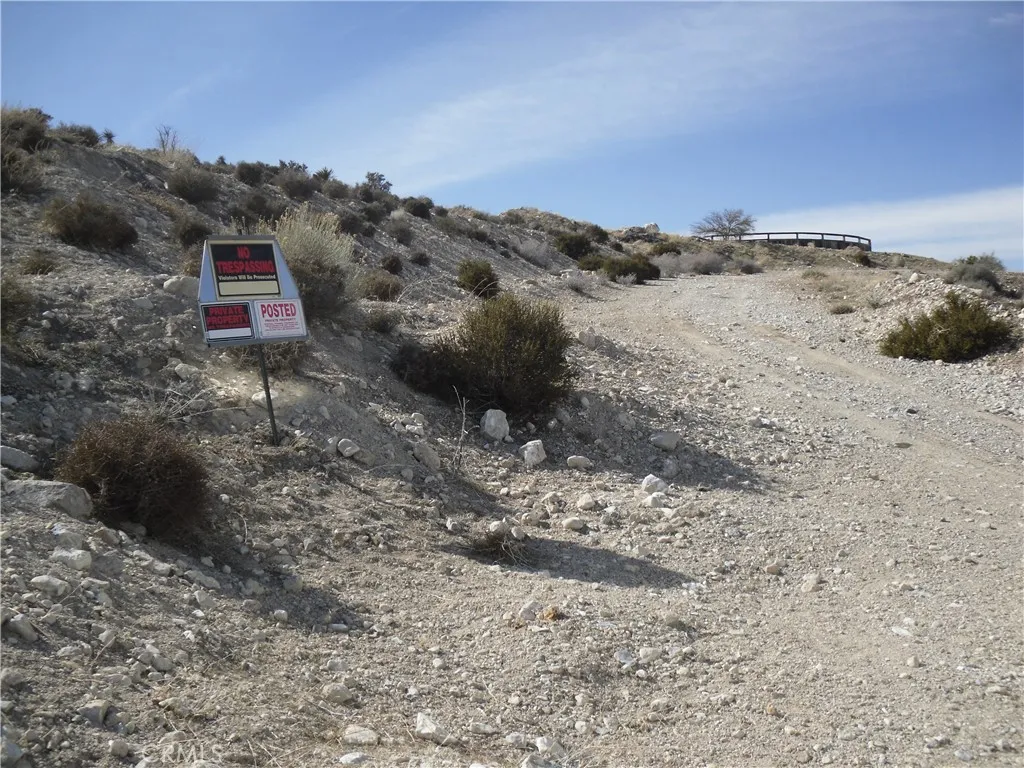 33164 Rose Amber, Lucerne Valley, Ca 92356 - Photo 3 of 10, Lucerne Valley, CA