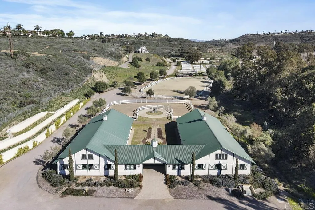 https://cdn.realtyfeed.com/cdn/127/305057974/e28000639f975b948f0afe997e7e78c4.webp