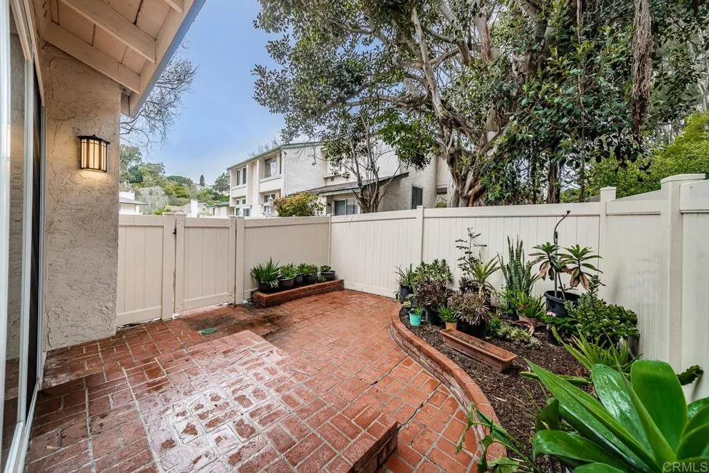 https://cdn.realtyfeed.com/cdn/127/305059876/1136046182a8f19ed49860b76f60f493.webp