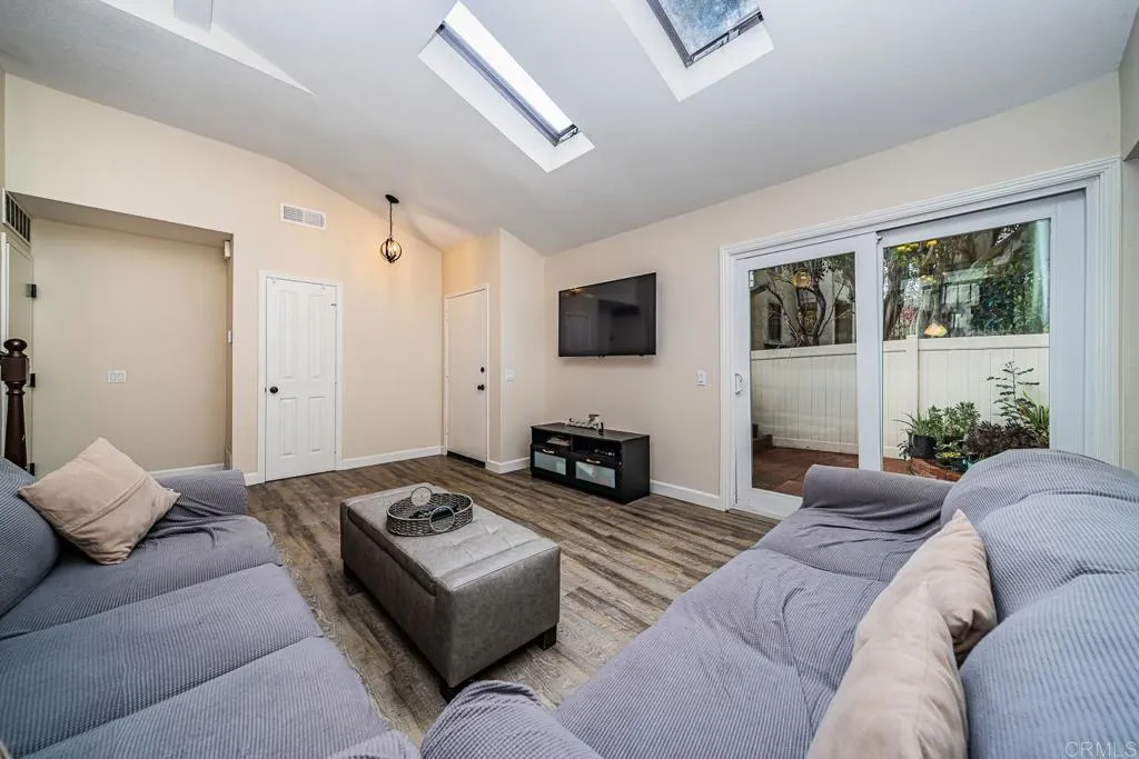 https://cdn.realtyfeed.com/cdn/127/305059876/50262343fb7c3d96faecf2f3b806f6c2.webp