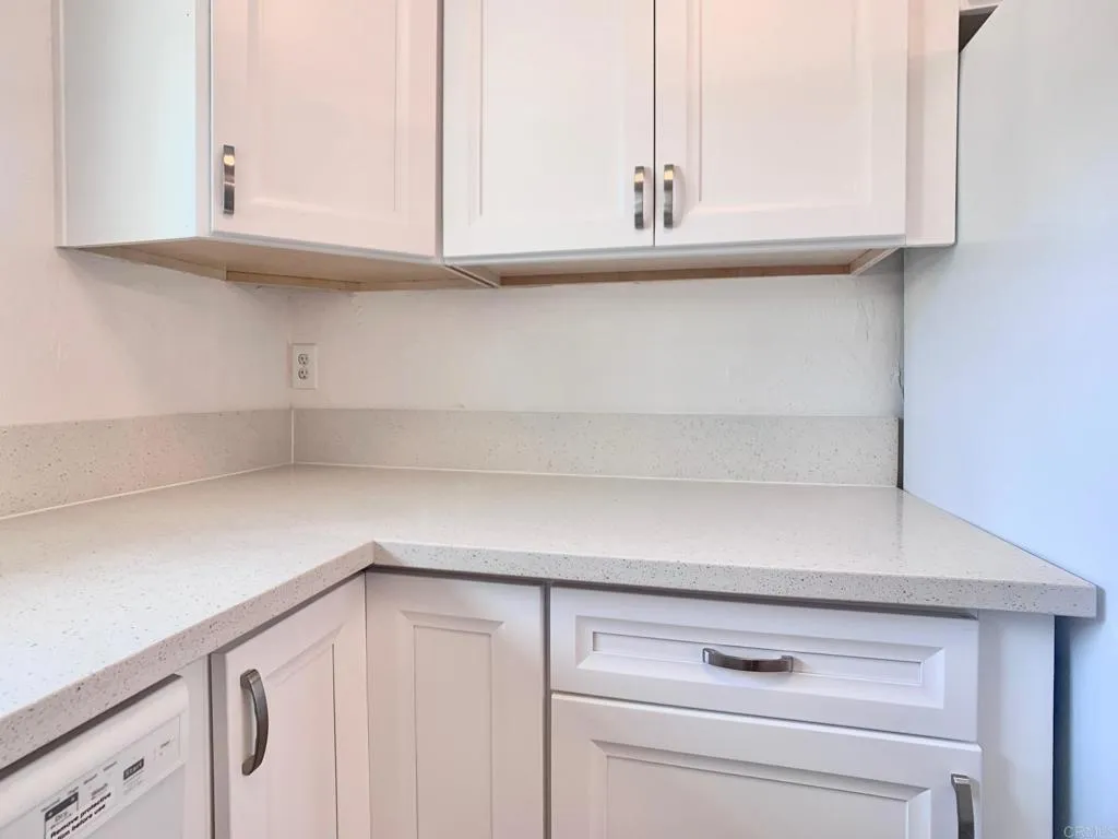 https://cdn.realtyfeed.com/cdn/127/305061883/50c2e585679bfa4afd5b5abdc27c9fde.webp