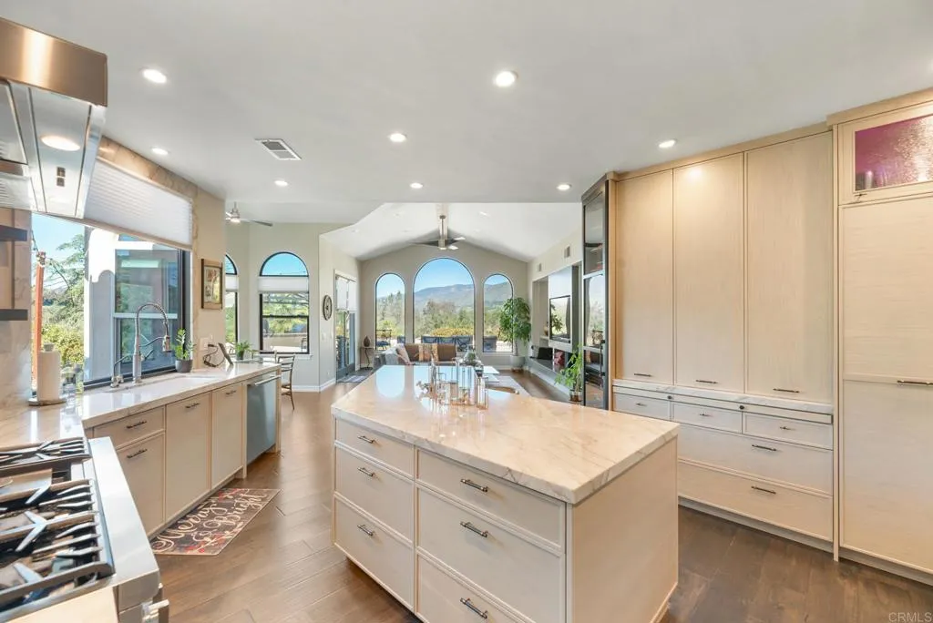 https://cdn.realtyfeed.com/cdn/127/305062743/419228065225c6c0f8683a25fb3585c0.webp