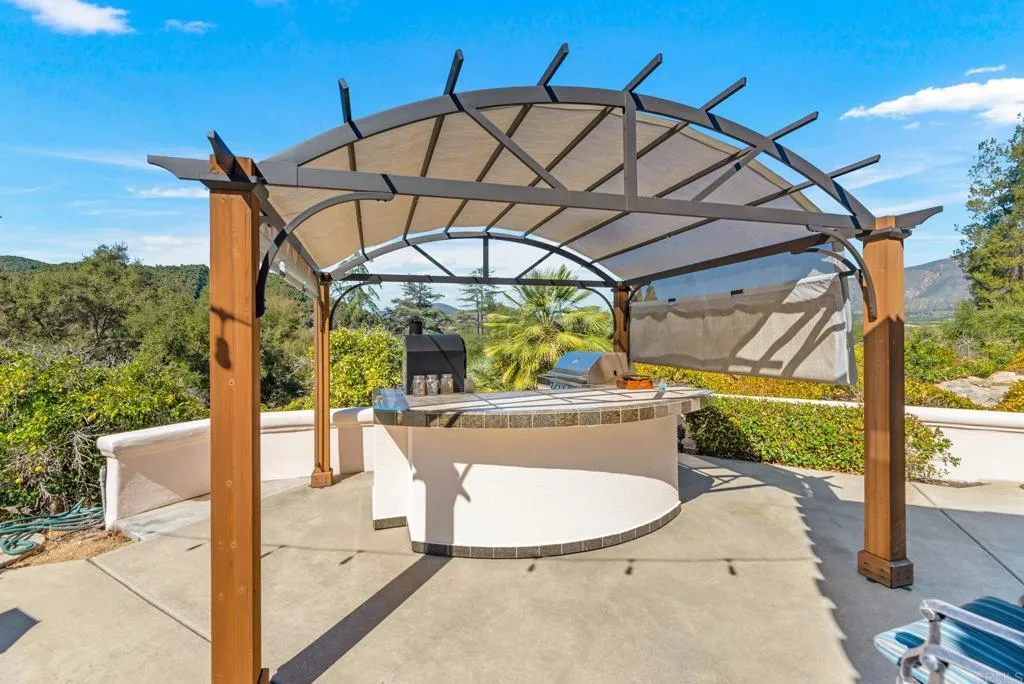 https://cdn.realtyfeed.com/cdn/127/305062743/65d4e9a26731f8ded9cdfd7f19ab90de.webp
