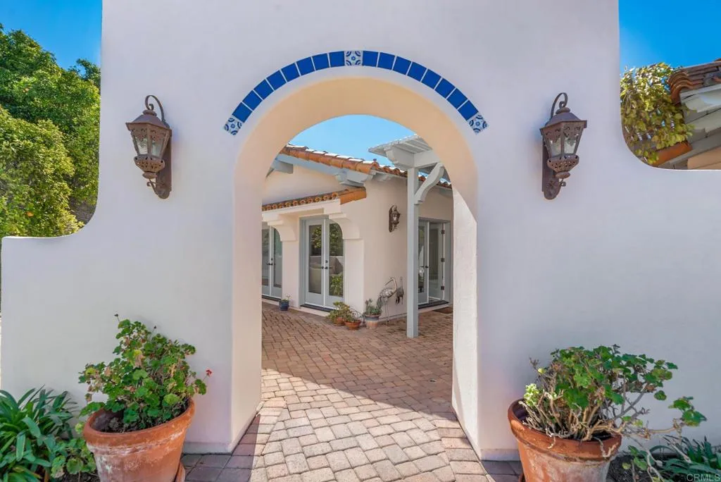 https://cdn.realtyfeed.com/cdn/127/305062743/7e2aff6084676225f70ca42faa4aa1e3.webp