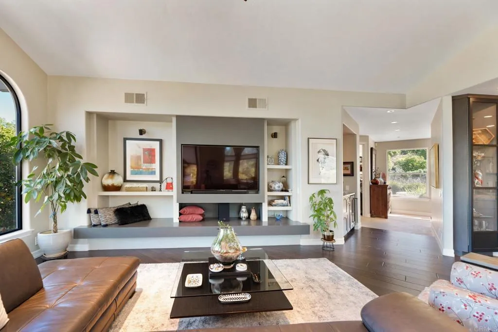 https://cdn.realtyfeed.com/cdn/127/305062743/8011a3ddf51bc735fc7eab130e1b387c.webp
