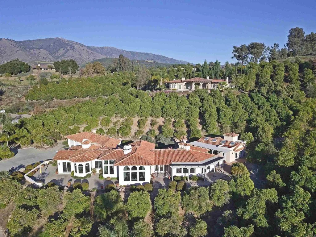 https://cdn.realtyfeed.com/cdn/127/305062743/94616a0ca12f5a26f2be249860d68064.webp