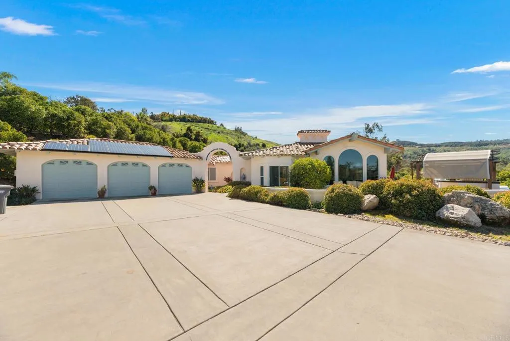 https://cdn.realtyfeed.com/cdn/127/305062743/d797df59f0753b4d61a31a7acd5b575c.webp
