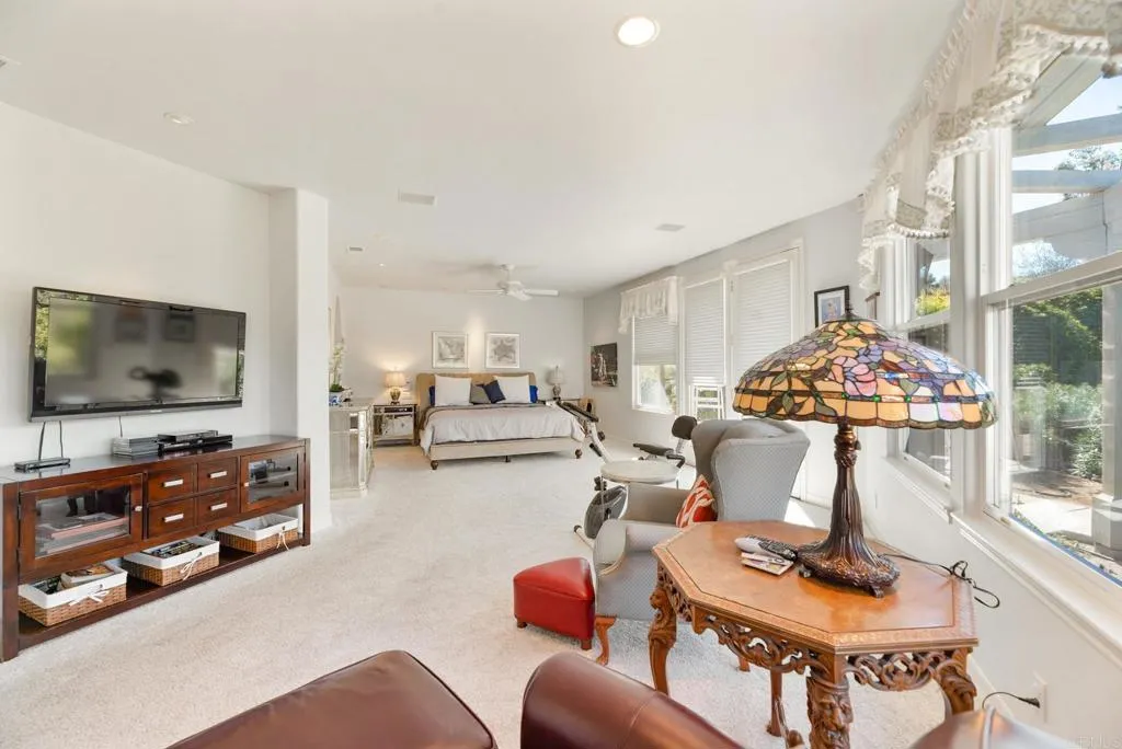 https://cdn.realtyfeed.com/cdn/127/305062743/e091145a87f8596575ba8faffb7fda60.webp