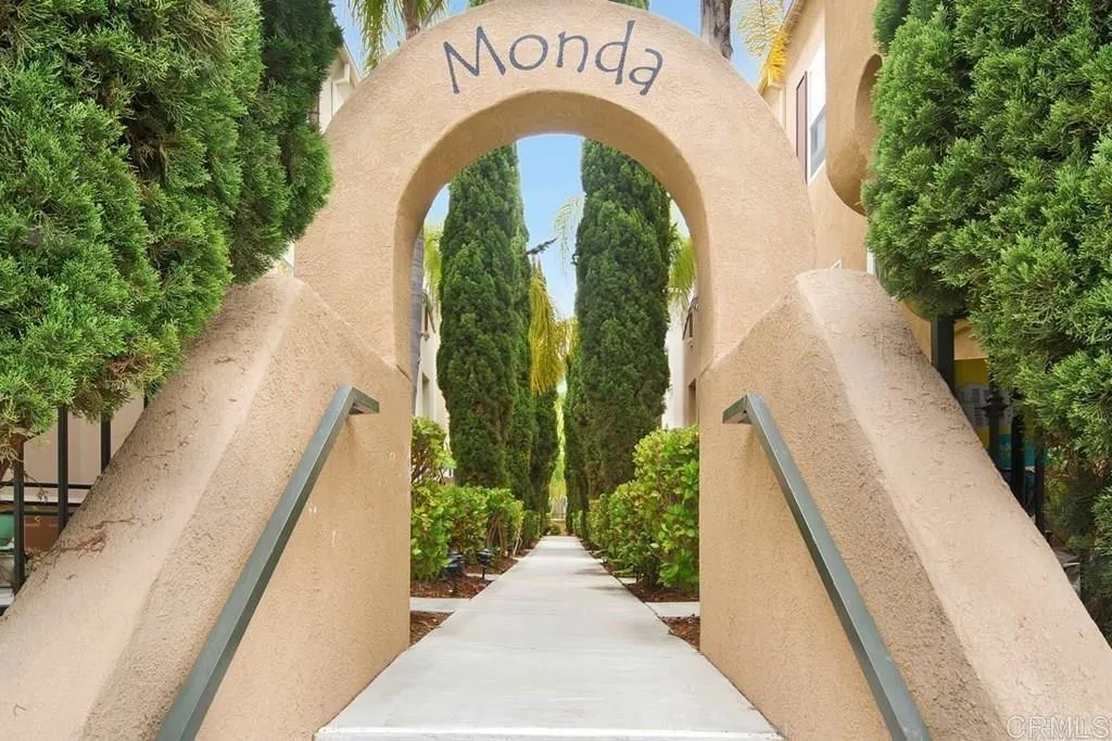 https://cdn.realtyfeed.com/cdn/127/305063427/721b2249ce8b11597eb4ac71dd685f7f.webp