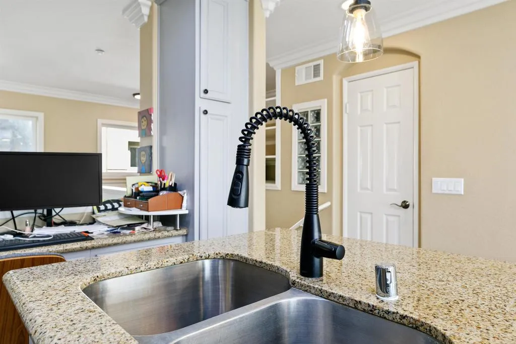 https://cdn.realtyfeed.com/cdn/127/305063427/abc3bf31c4d1048e5e77b8abe2817c3e.webp