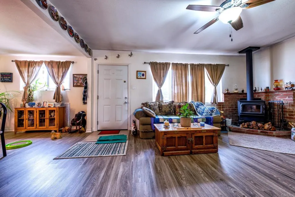 https://cdn.realtyfeed.com/cdn/127/305327523/a4c1521dec79db50adcecdd874d7a086.webp