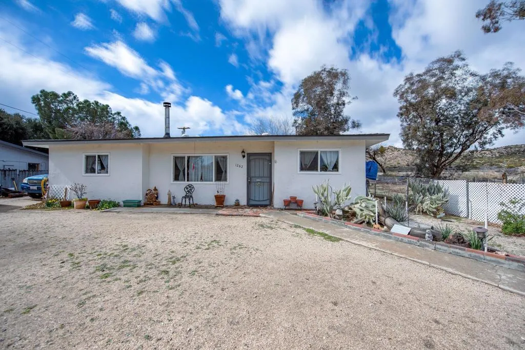 https://cdn.realtyfeed.com/cdn/127/305327523/f66ed6f37c773f38115b19ac3e8927e8.webp