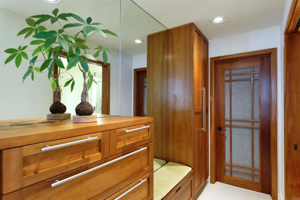https://cdn.realtyfeed.com/cdn/127/305327688/efde57044a401cf7bb93c82adc0c92f2.webp