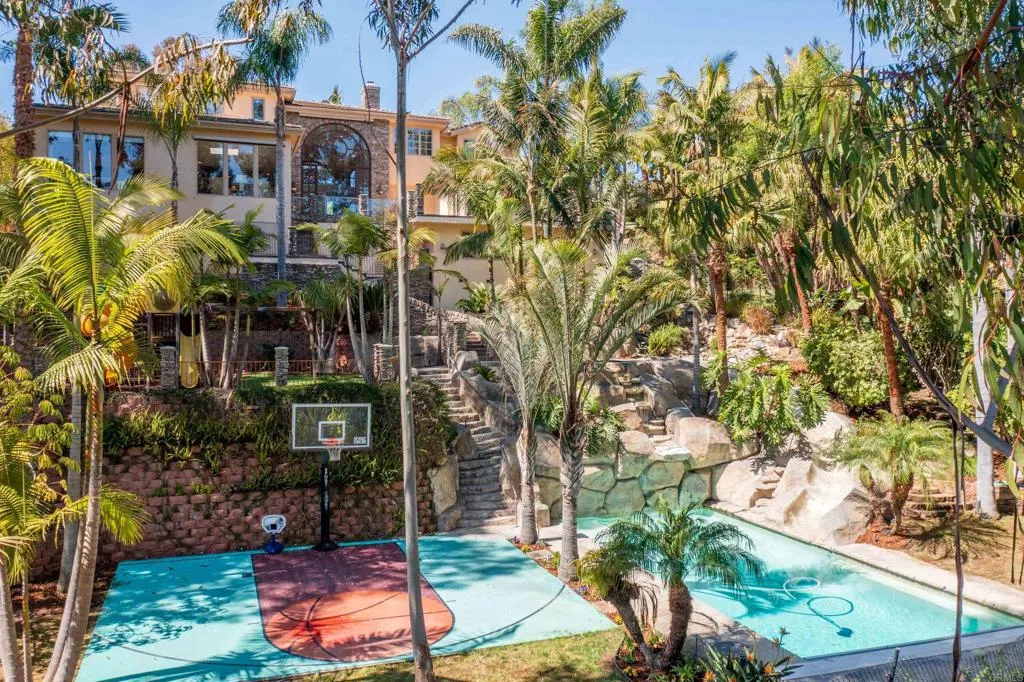 https://cdn.realtyfeed.com/cdn/127/305329971/b93c8945137b3970ac9f31ab1269f515.webp