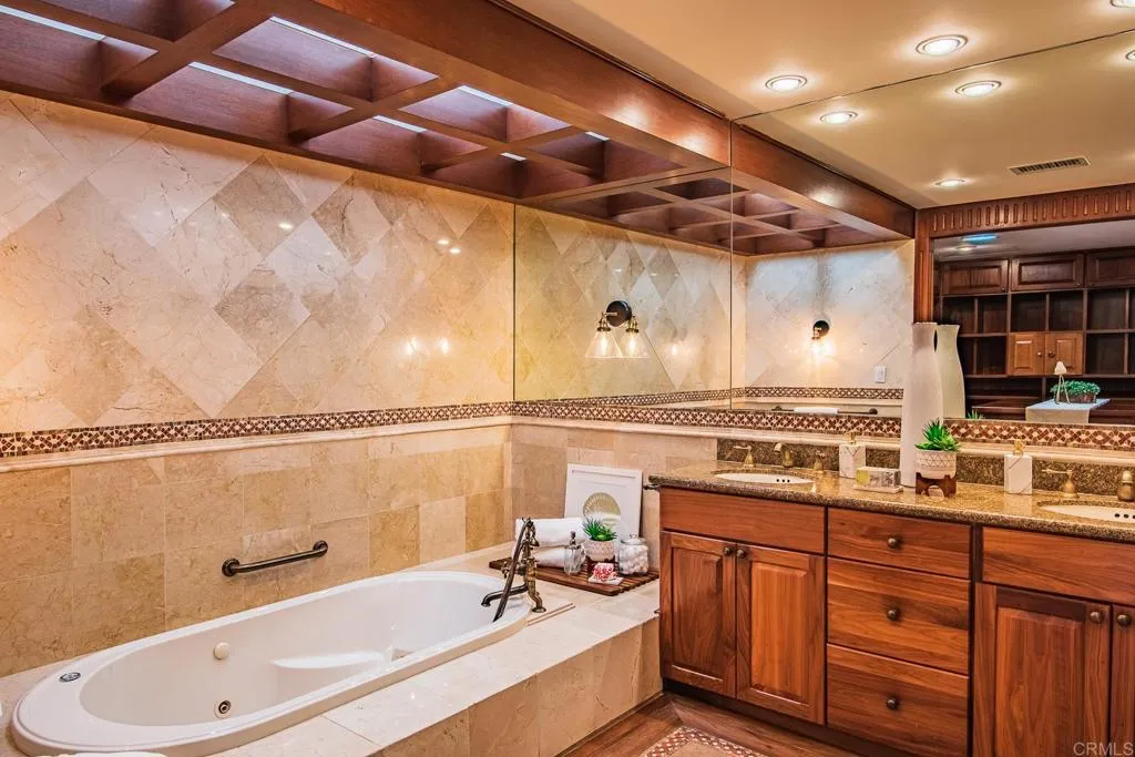 https://cdn.realtyfeed.com/cdn/127/305333579/046c70be866860cce25a50d0b87ff1c0.webp