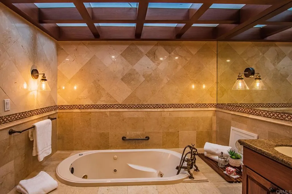 https://cdn.realtyfeed.com/cdn/127/305333579/3df950552824559a57252b8820a1f725.webp