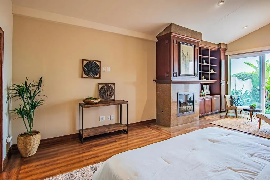 https://cdn.realtyfeed.com/cdn/127/305333579/e810db055215021d413b0f6e318a8d15.webp