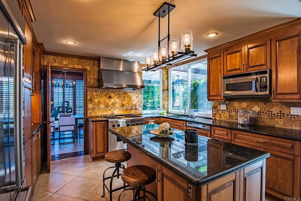 https://cdn.realtyfeed.com/cdn/127/305333579/ee5f682bd5dcda6dfac926d64209aaa1.webp