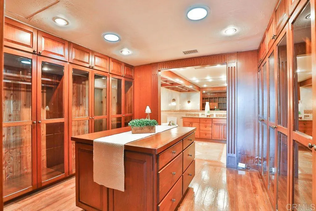 https://cdn.realtyfeed.com/cdn/127/305333579/f9965435ef3f586810f31998f2a4195d.webp