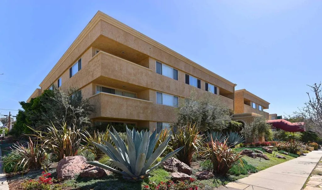 https://cdn.realtyfeed.com/cdn/127/305335268/0509e98a00c71d7271adf7622b899762.webp