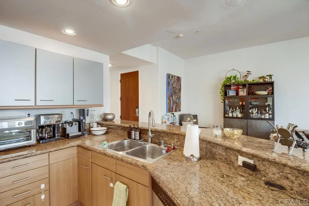https://cdn.realtyfeed.com/cdn/127/305335674/b567925df48de0712d661217d883507b.webp
