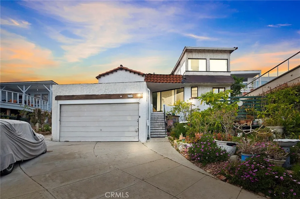 https://cdn.realtyfeed.com/cdn/127/305338688/74c477372d8ee63a9c4d7d6a619b6440.webp