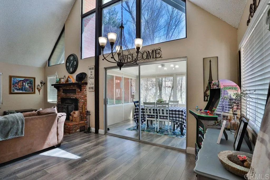 https://cdn.realtyfeed.com/cdn/127/305339760/38bcae7c8e3b379d287685a7c03d9136.webp