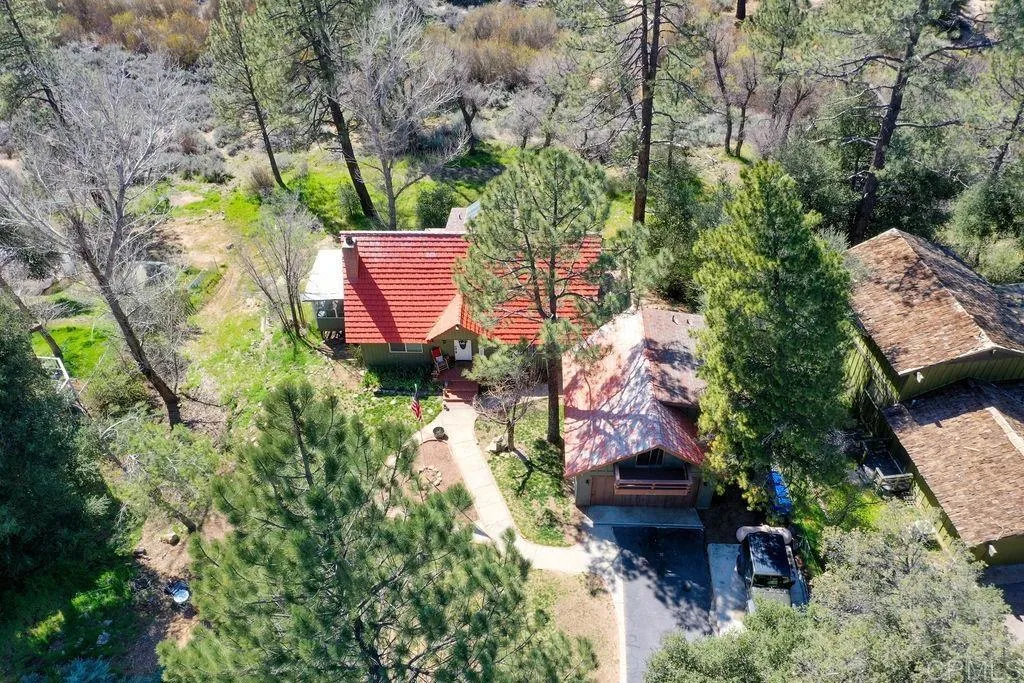 https://cdn.realtyfeed.com/cdn/127/305339760/6bce08ab1bef3606a0ad01a395cf6e0f.webp